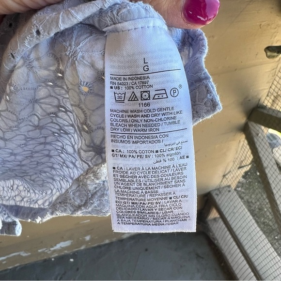 Old Navy Floral Button Down Top - Size L - Casual Summer Spring - Picture 5 of 6